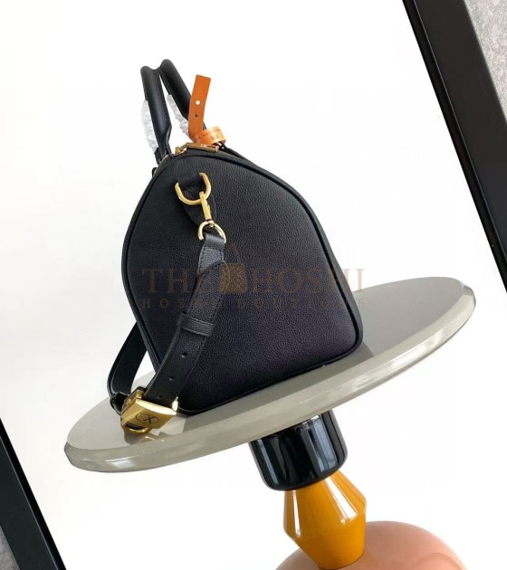 L0vis Vvtt0n LV M24891 Black Cowhide Leather Key Pouch 17×30×21cm  Master Quality