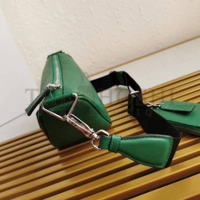 Pra*a Triangle Shoulder Bag In Green Leather Master Quality