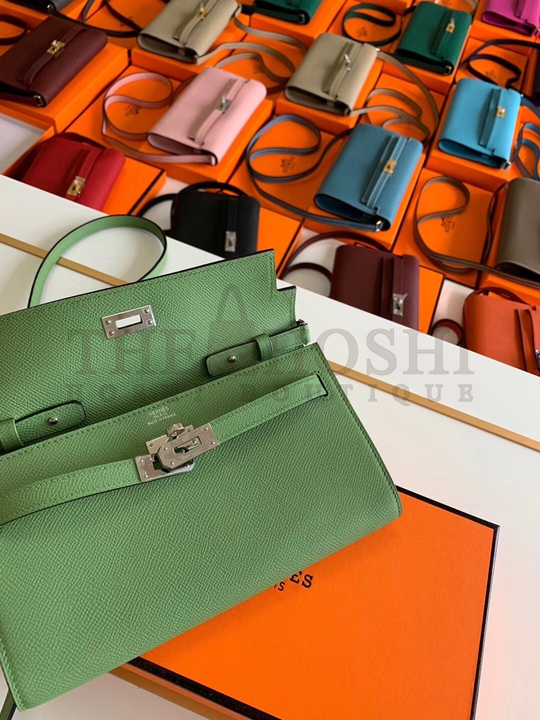 H**me5 Kelly Classique To Go Wallet In Vert Criquet Epsom Calfskin Master Quality
