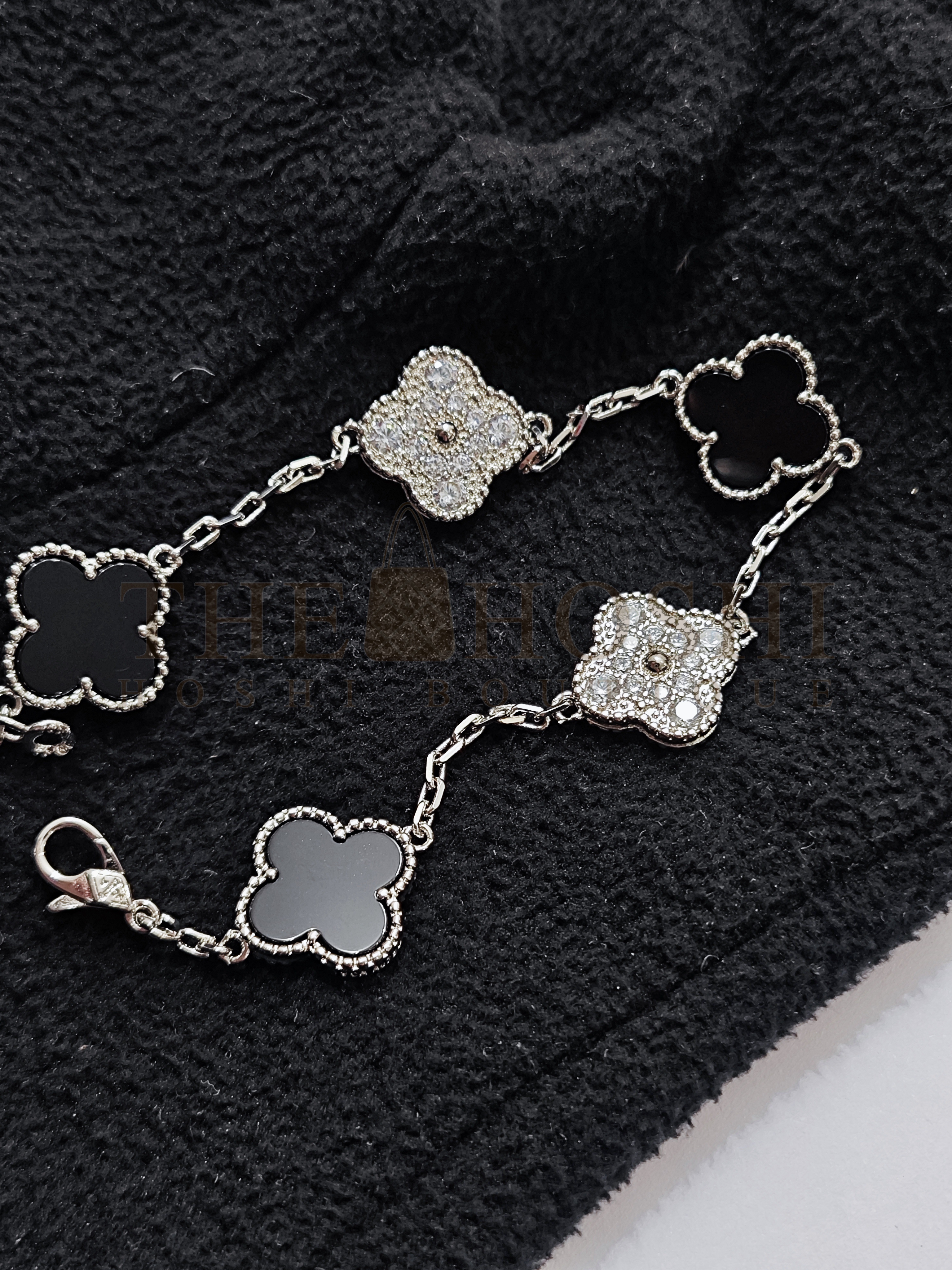 V*n Cl**f & Arpels Clover Bracelet, Vintage Alhambra bracelet, 5 motifs Master Quality