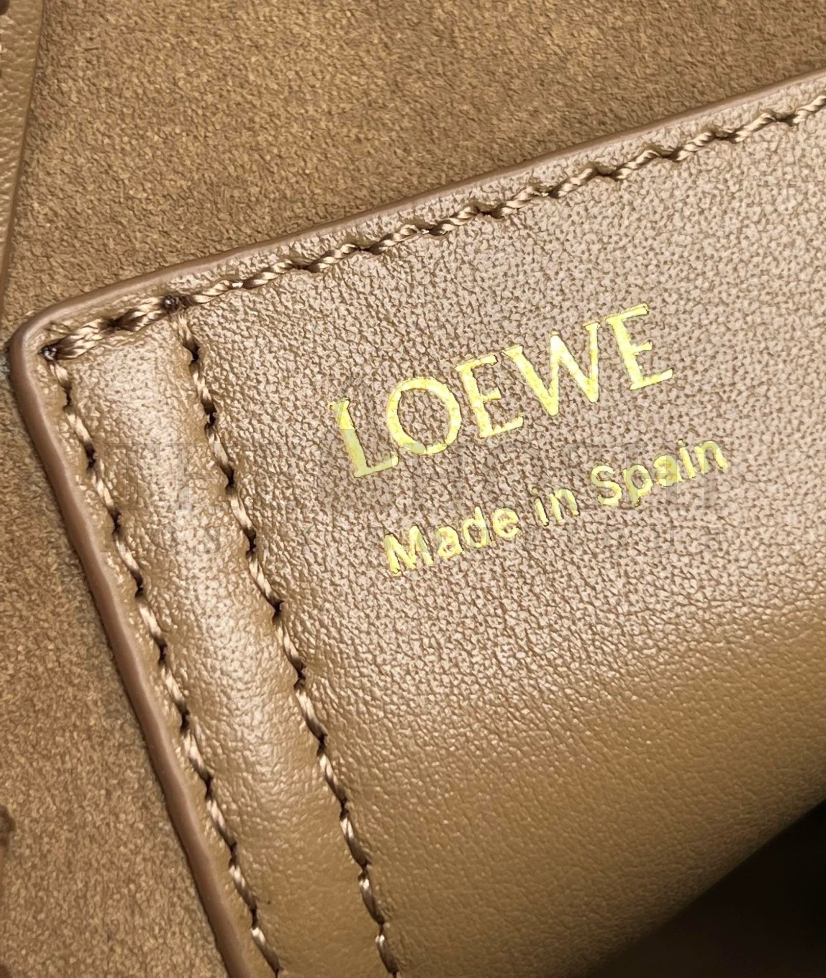 L0ew* Mini Pebble Bucket Bag in Oak Calfskin Master Quality