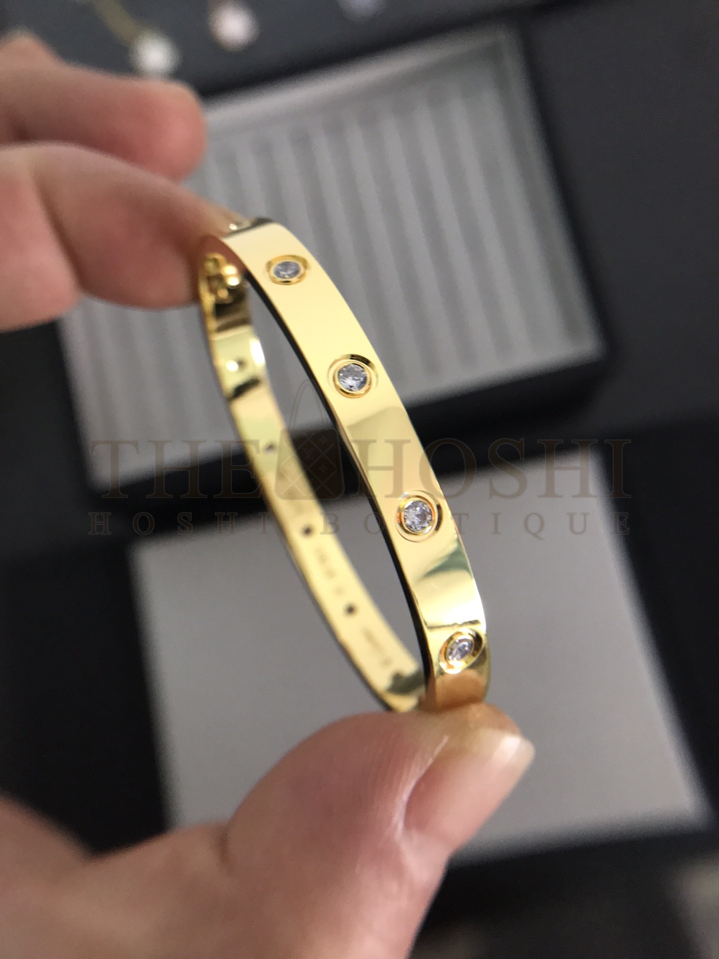 Ca*t1er Love Bracelet Dupe with Ten D1am0nds in Gold Master Quality