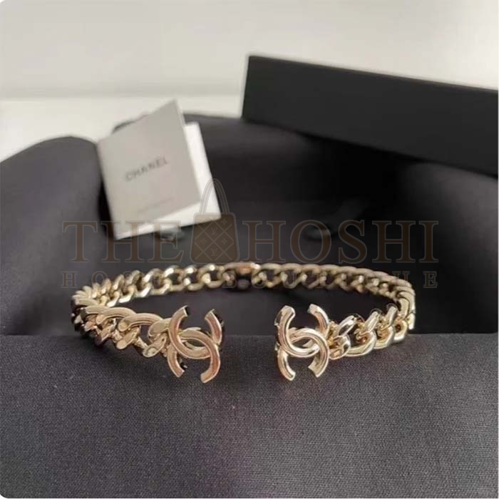 Ch**el Women CC Choker Bracelet Gold Tone Metal Master Quality