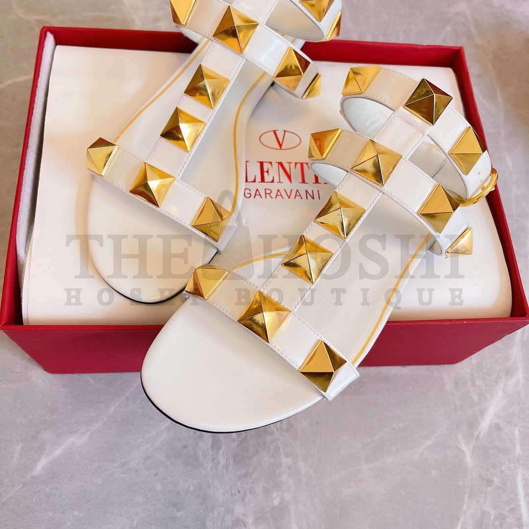 Va1e*ntin0 Roman Stud Flat Sandals In White Calfskin Master Quality