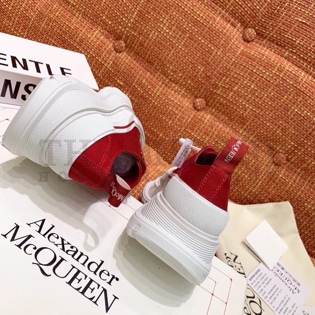 A1exa*der Mcqv*en Women