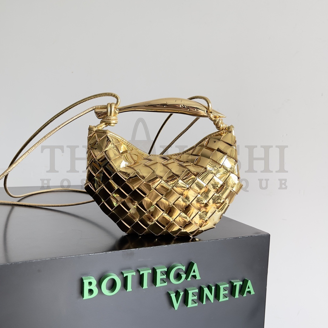 B0tt*ga Ven*ta BV Mini Sardine Gold Woven Lambskin Bag with Brass Handle 20×12×2.5cm Master Quality