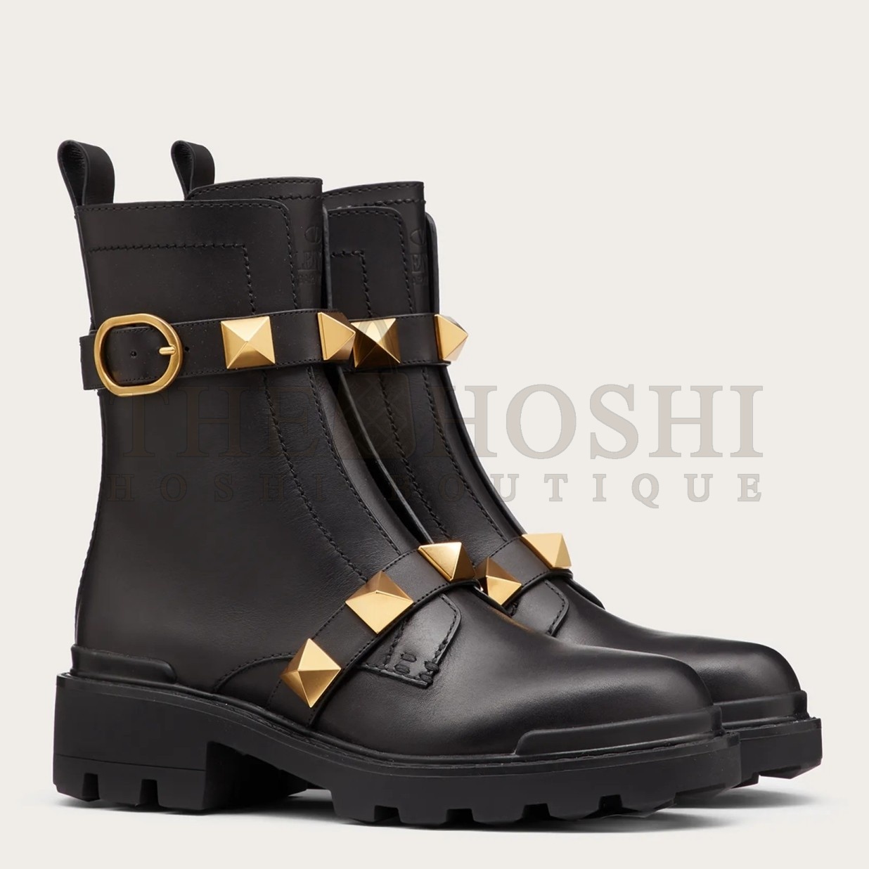 Va1e*ntin0 Roman Stud Combat Boots In Black Calfskin Master Quality