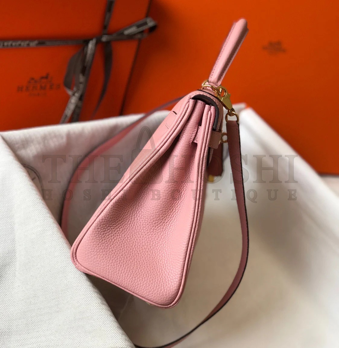 H**me5 Kelly 28cm Retourne Bag in Pink Clemence Leather GHW Master Quality