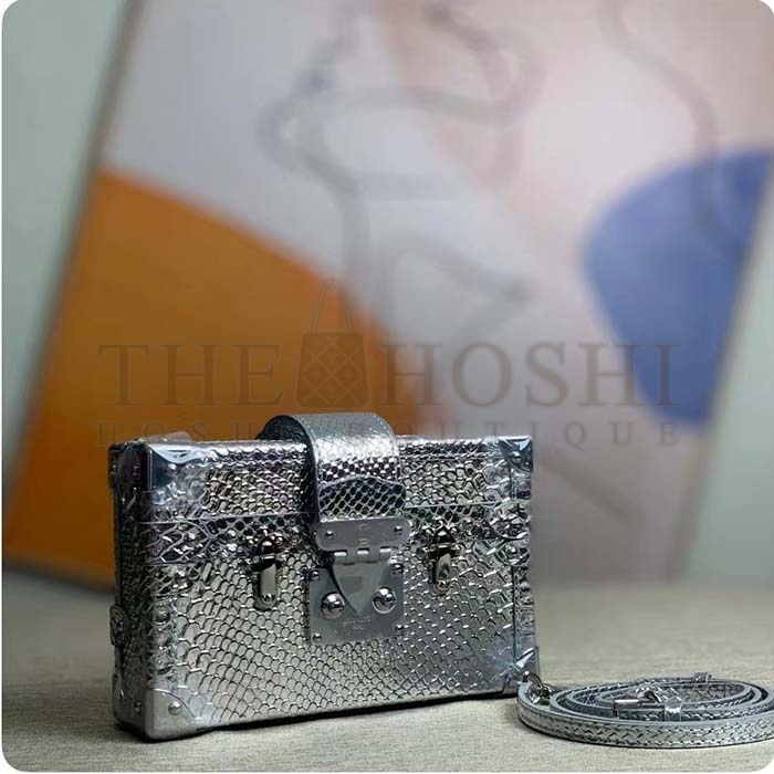 L0vis Vvtt0n LV Women Petite Malle Handbag Metallise Froisse Silver Brilliant Alligator Leather Master Quality