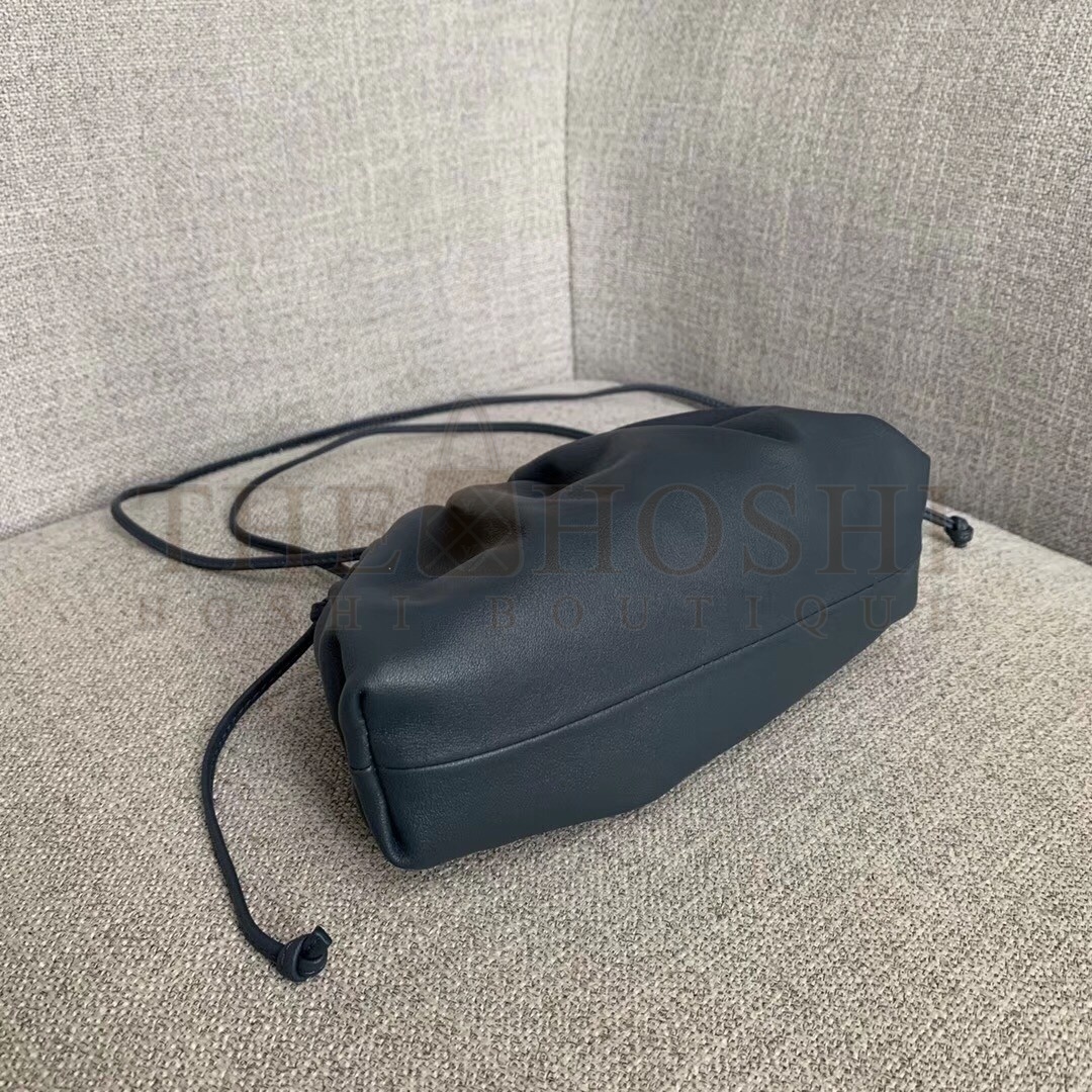 B0tt*ga Ven*ta Pouch Mini Bag In Navy Blue Calfskin Master Quality