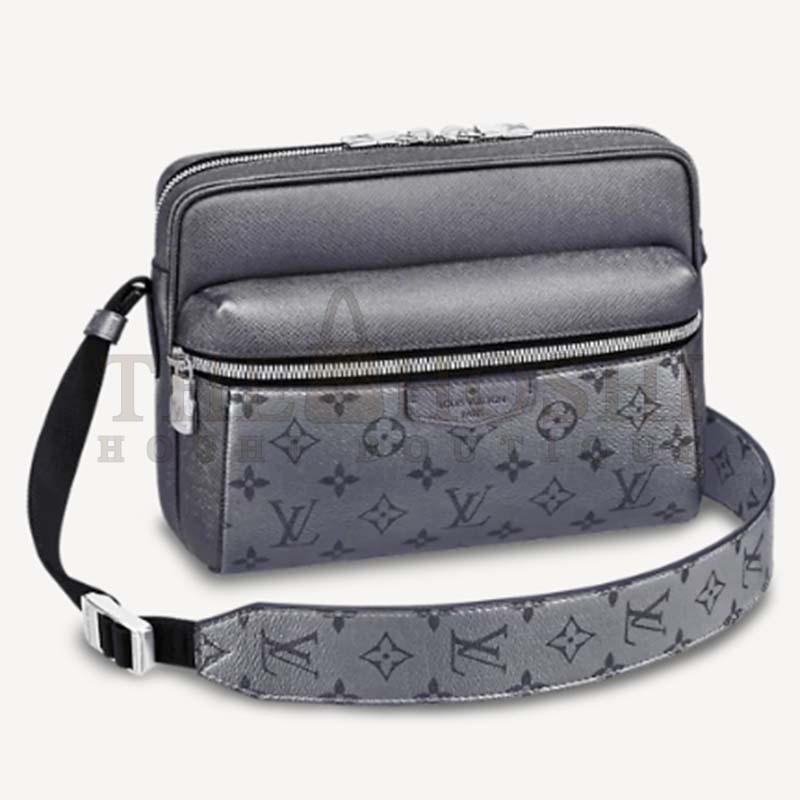 L0vis Vvtt0n LV Men Outdoor Messenger Bag Gunmetal Gray Monogram Coated Canvas Master Quality