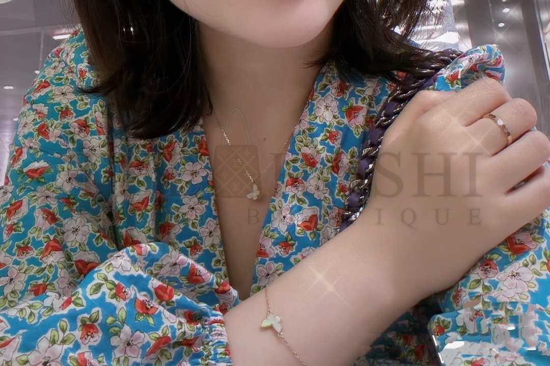 V*n Cl**f & Arpels Butterfly Bracelet, Sweet Alhambra butterfly bracelet Master Quality