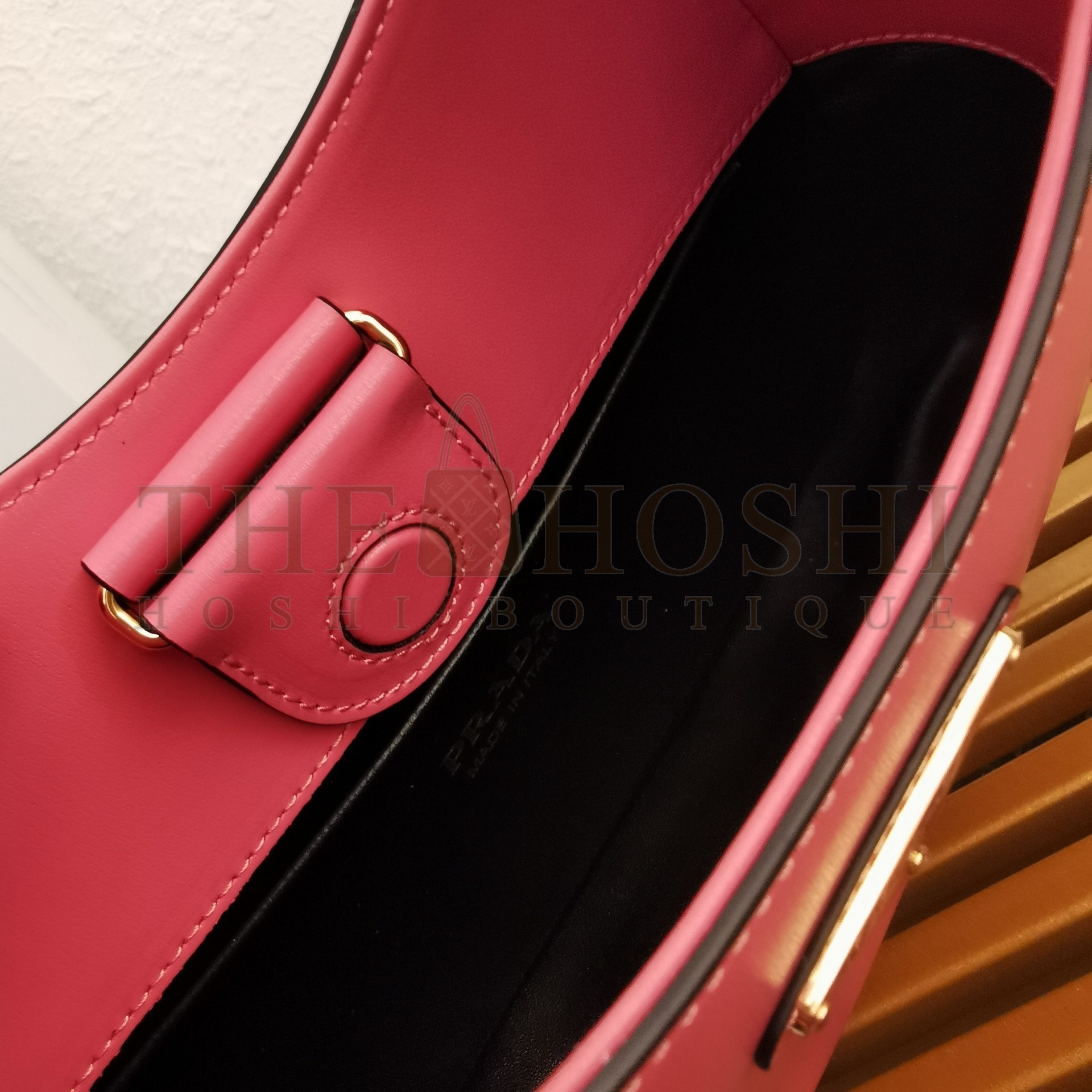 Pra*a Shoulder Bag in Pink Leather Master Quality