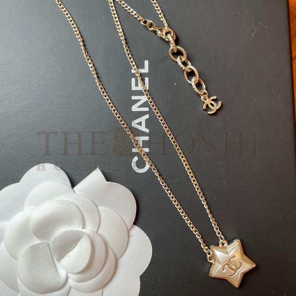 Ch**el Women CC Necklace Gold Tone Metal Master Quality