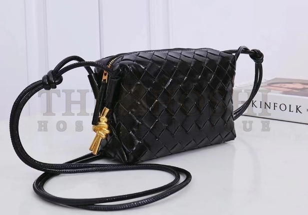 B0tt*ga Ven*ta Mini Loop Bag In Black Intrecciato Lambskin Master Quality