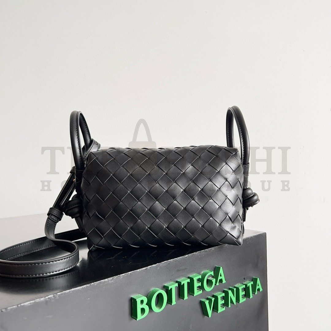 B0tt*ga Ven*ta Small Loop Crossbody Bag In Black Intrecciato Lambskin Master Quality