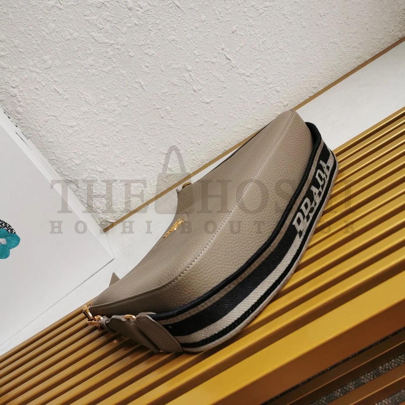 Pra*a Shoulder Bag in Grey Grained Leather Master Quality