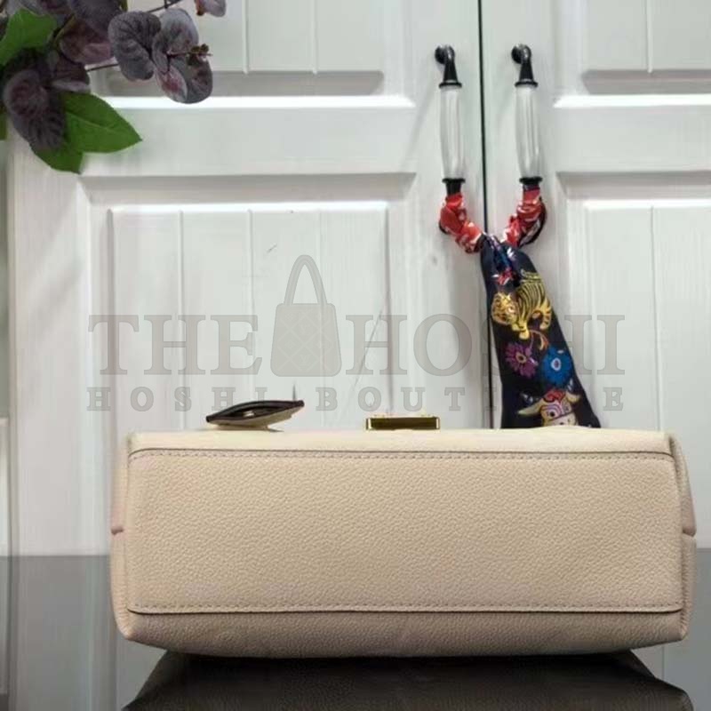 L0vis Vvtt0n LV Women Madeleine BB Handbag Crème Beige Embossed Grained Cowhide Master Quality