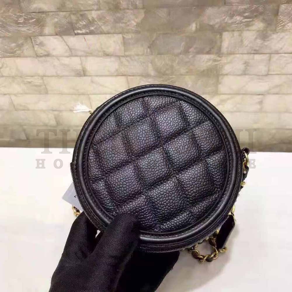 Ch**el Women Ch**el 19 Clutch with Chain Lambskin Gold Silver-Tone and Ruthenium Black Master Quality