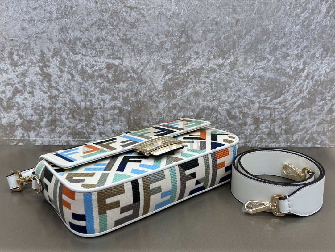 F**di Baguette bag 26x13x6cm Master Quality