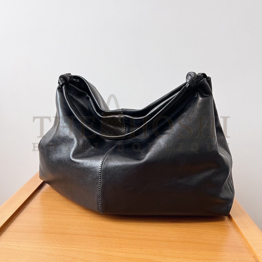 The R0w Samia Shoulder Bag in Black Leather Master Quality