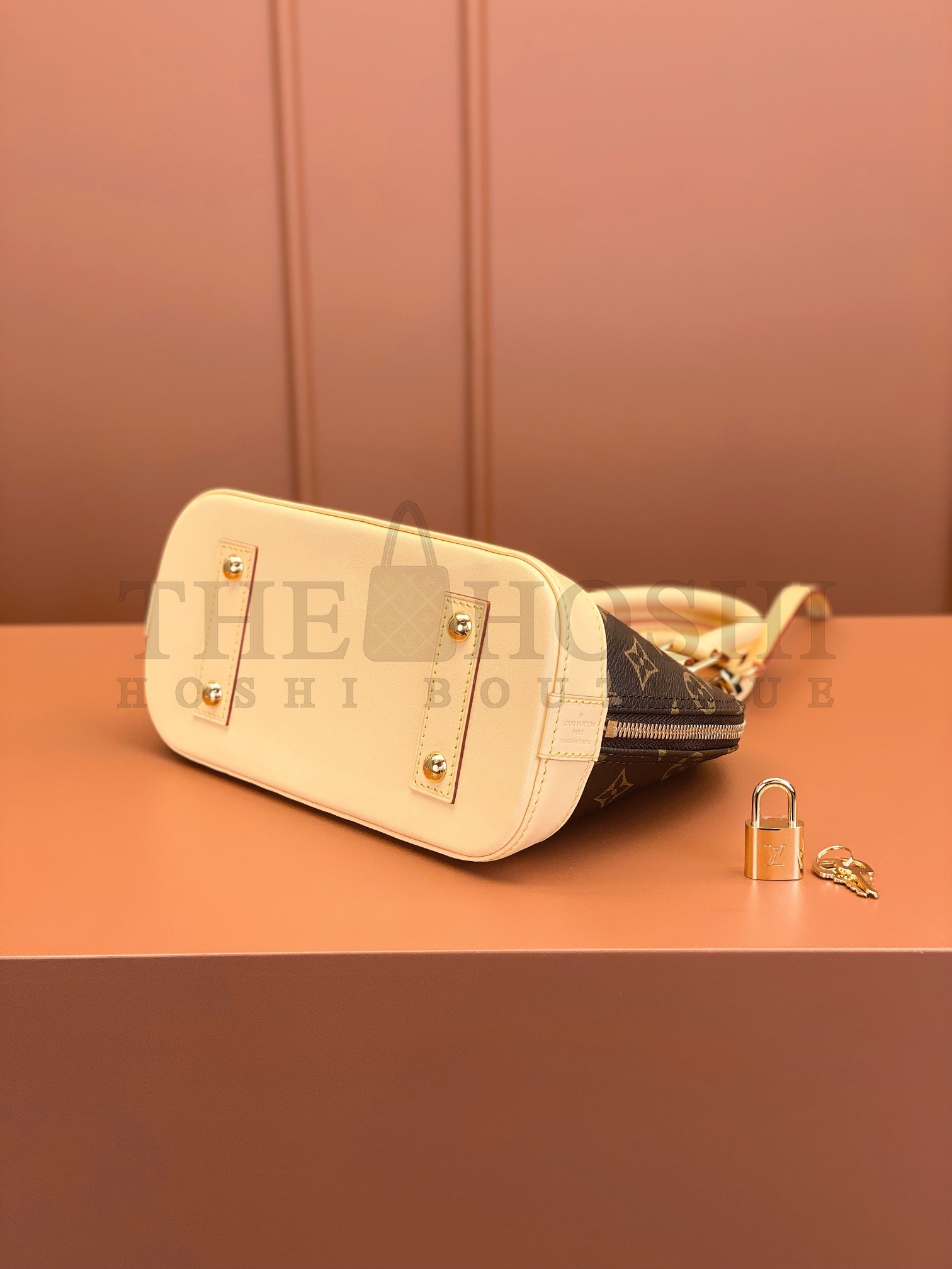 L0vis Vvtt0n LV Women Alma BB Handbag Monogram Coated Canvas Smooth Cowhide M53152 Master Quality