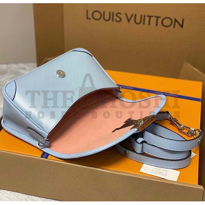 L0vis Vvtt0n LV Women Buci Crossbody Cloud Blue Epi Grained Cowhide Leather Master Quality