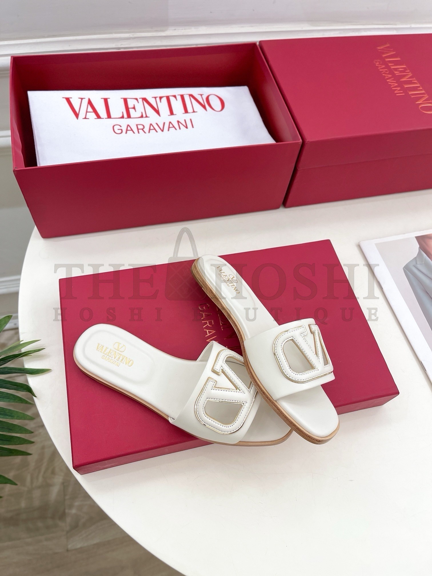 Va1e*ntin0 VLogo Cut-out Slide Sandals in White Leather Master Quality
