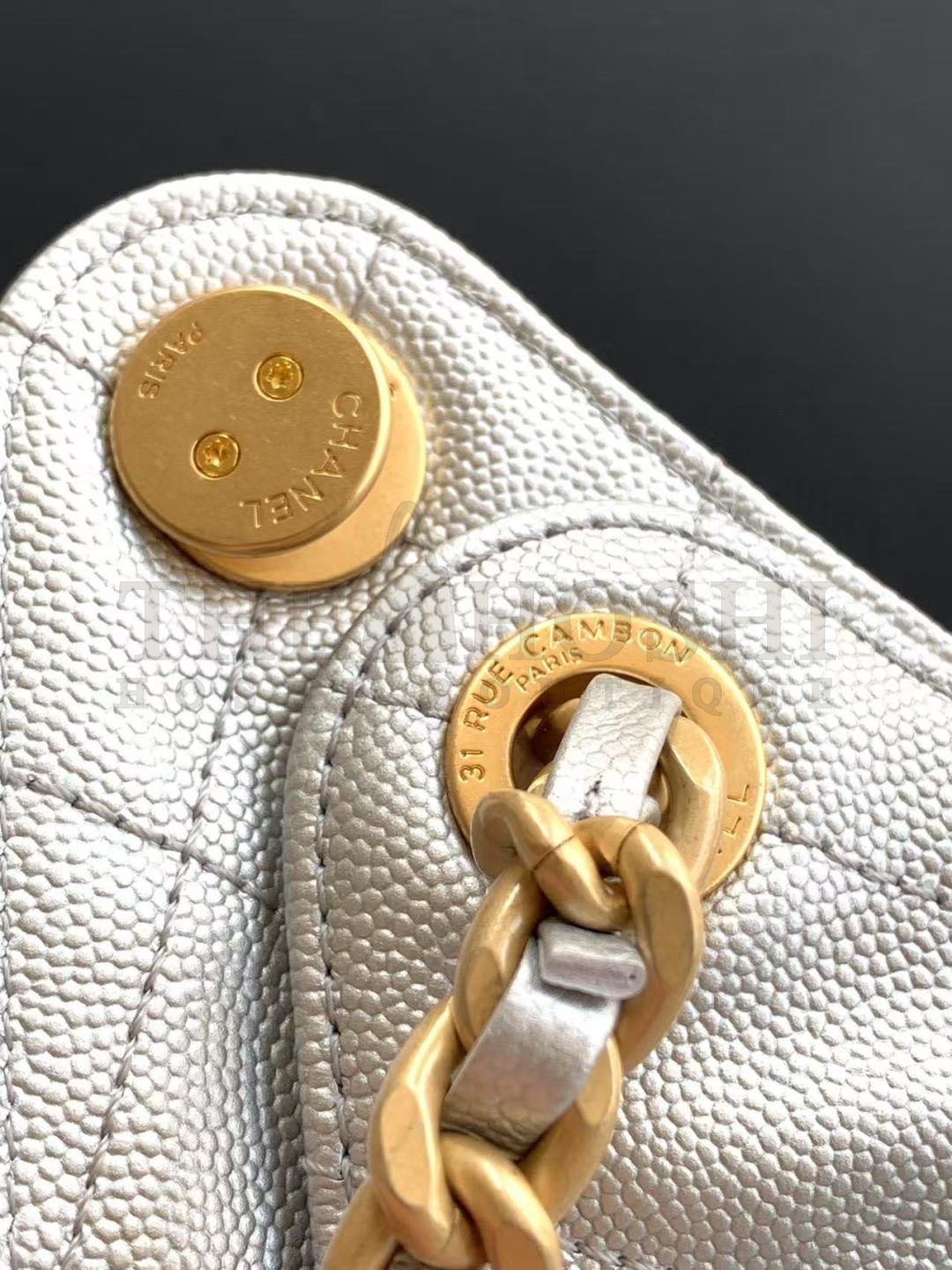 Ch**el 25C AS5293 Hobo Drawstring Bag Silver Caviar Leather with Gold Chain 30x26x14cm Master Quality