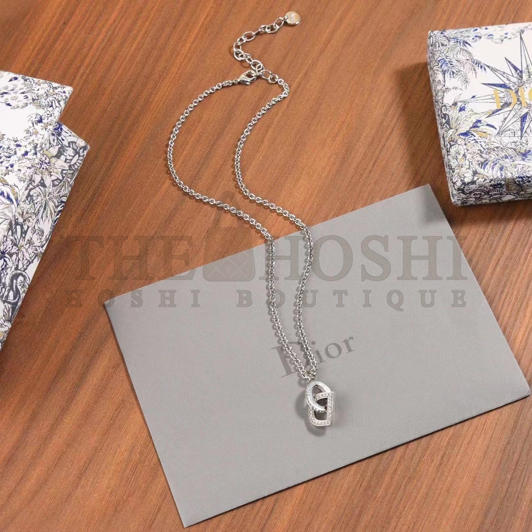 D10r Women CD Lock Necklace Silver-Finish Metal Silver-Tone Crystals Master Quality