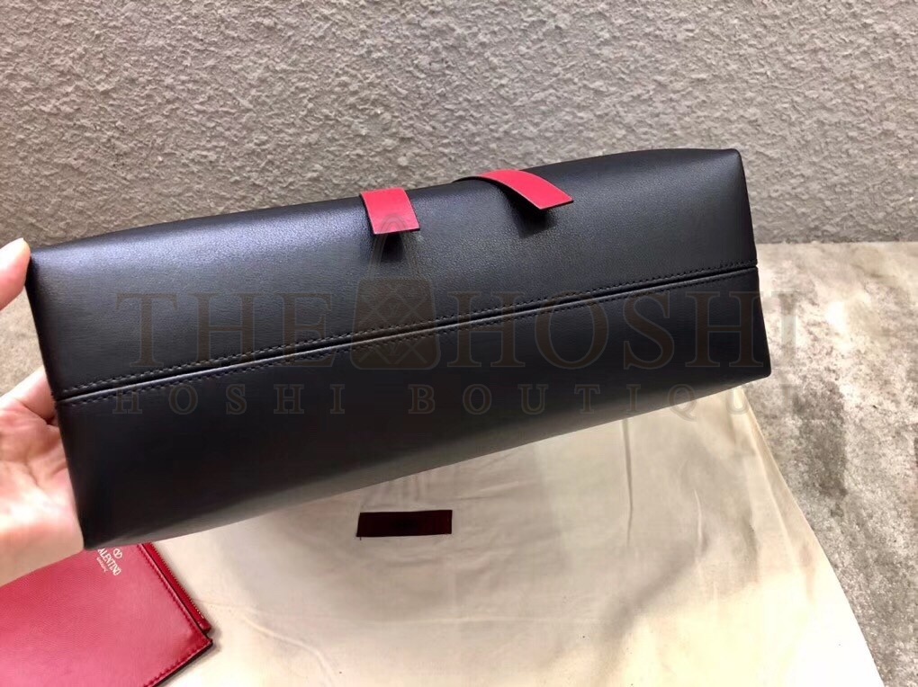 Va1e*ntin0 Garavani Black Large N/S Vring Shopper Bag Master Quality