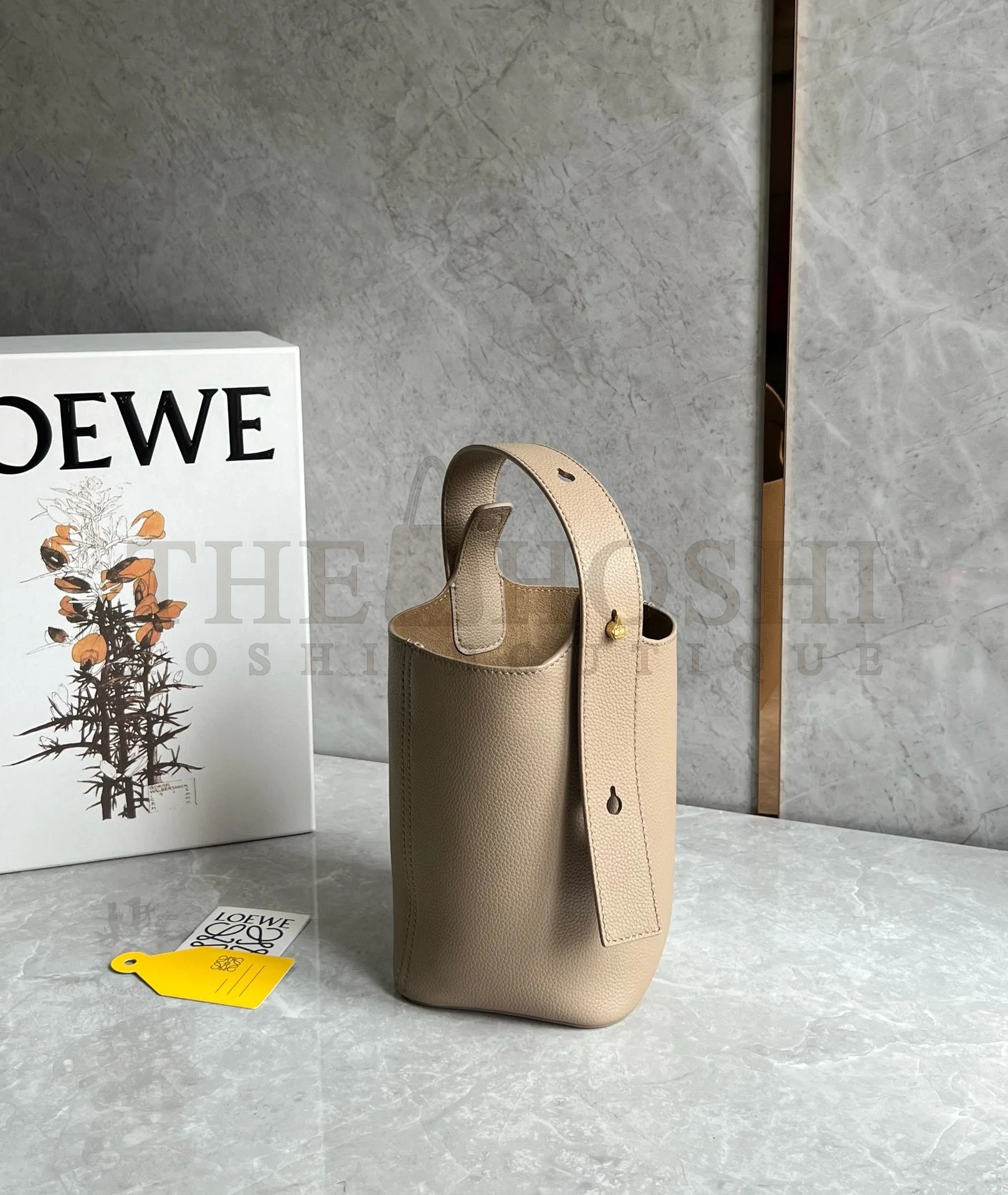 L0ew* Mini Pebble Bucket Bag in Sand Grained Leather Master Quality