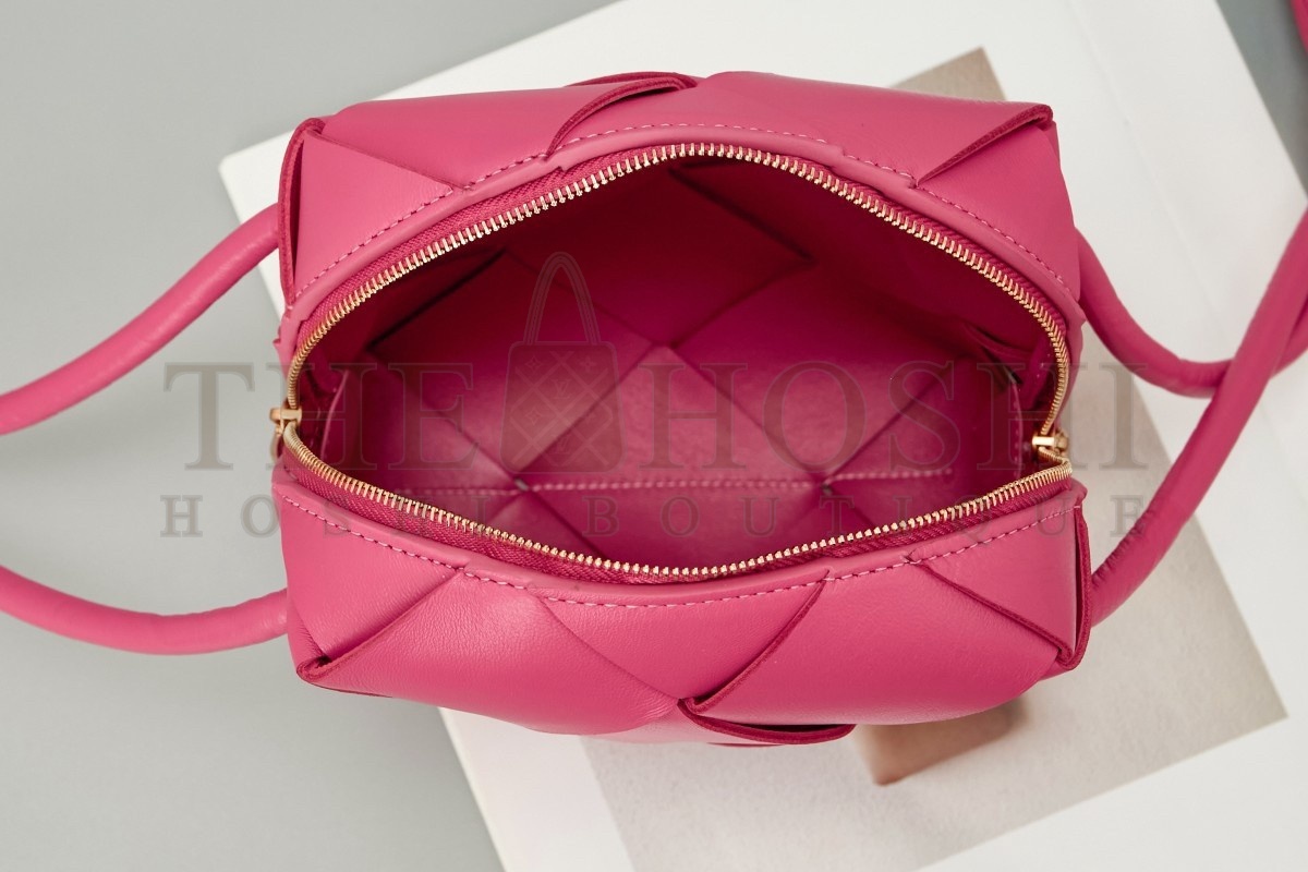 B0tt*ga Ven*ta Mini Cassette Camera Bag In Cranberry Lambskin Master Quality