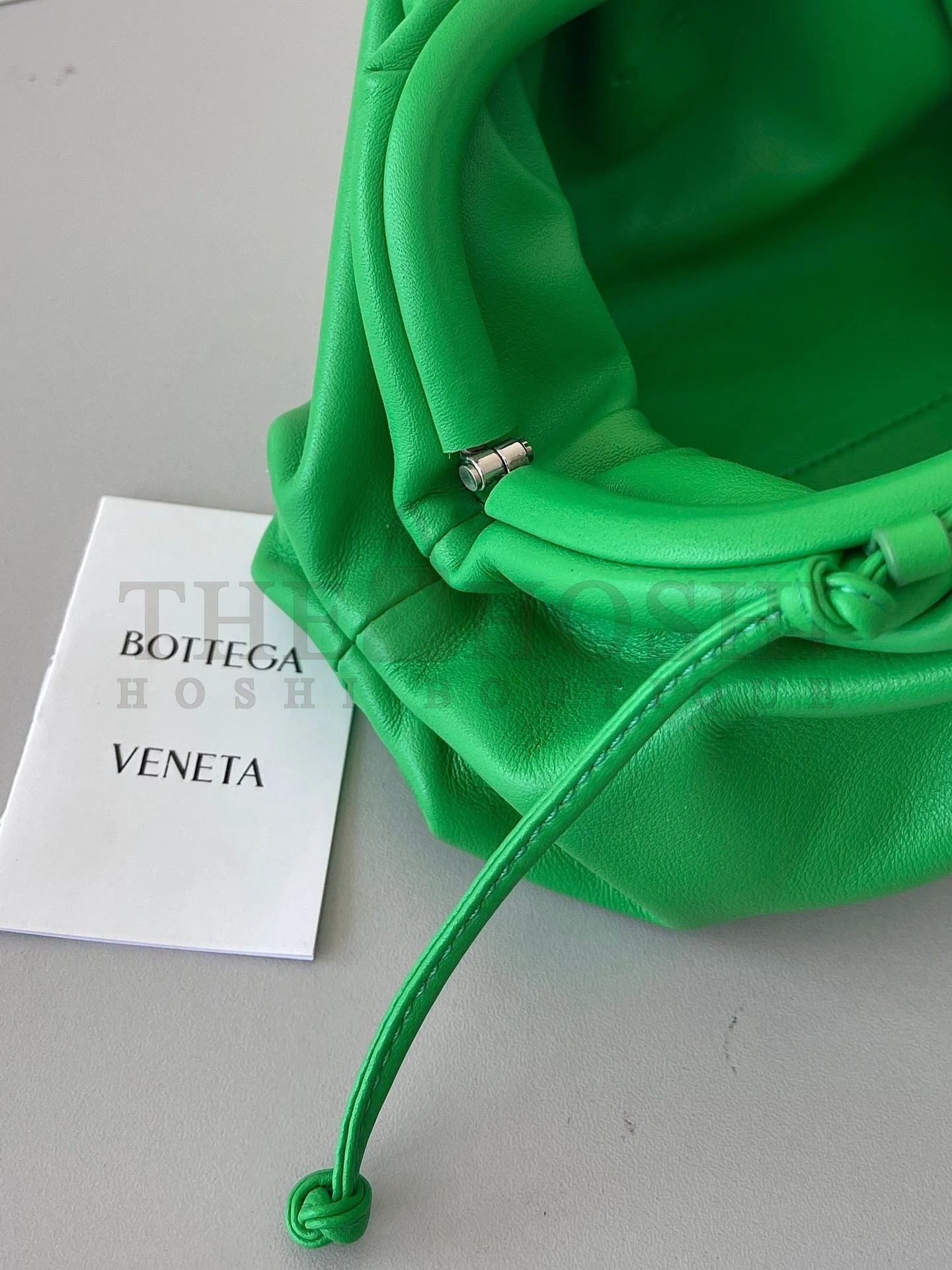 B0tt*ga Ven*ta Mini Pouch with Strap in Parakeet Calfskin Master Quality