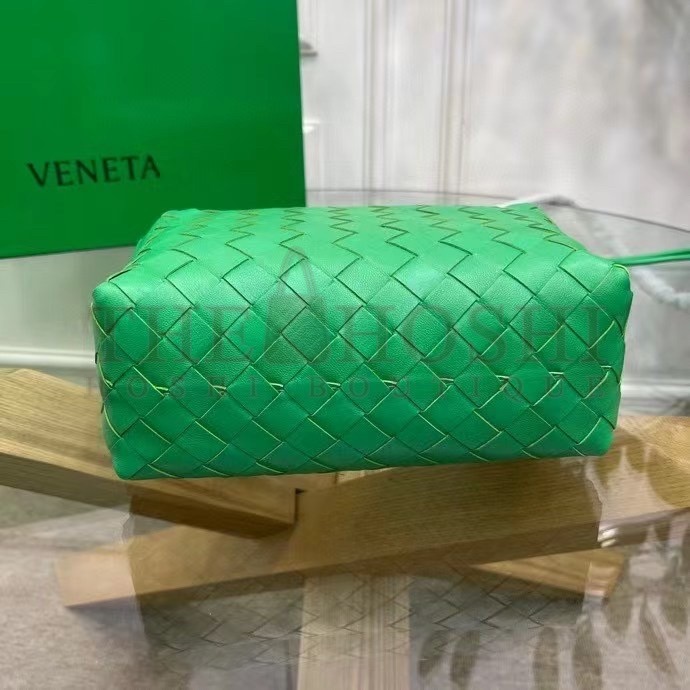 B0tt*ga Ven*ta Mini Loop Bag In Green Intrecciato Lambskin Master Quality