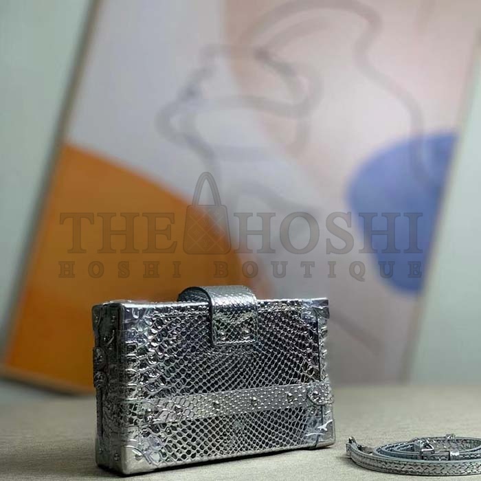 L0vis Vvtt0n LV Women Petite Malle Handbag Metallise Froisse Silver Brilliant Alligator Leather Master Quality
