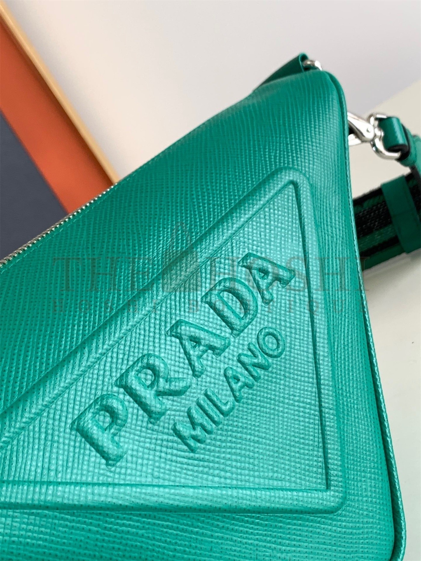 Pra*a Triangle Shoulder Bag In Green Saffiano Leather Master Quality