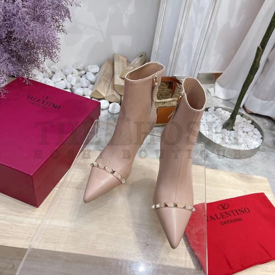 Va1e*ntin0 Nude Rockstud Ankle Boots with Sculpted Heel Master Quality