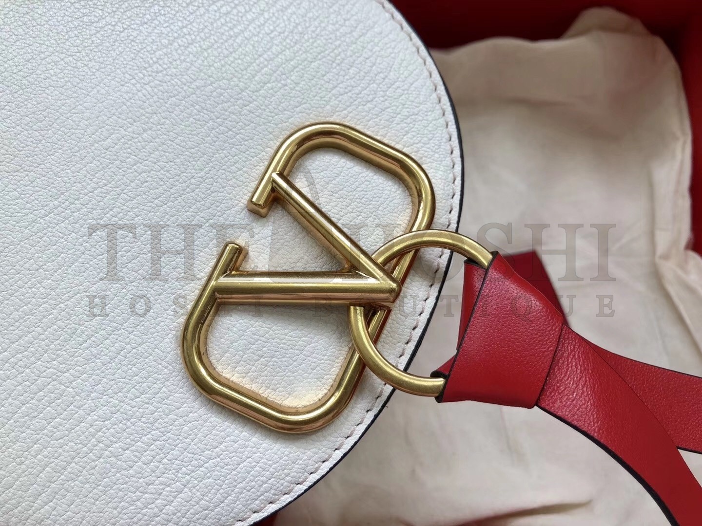 Va1e*ntin0 Medium Vring Crossbody Bag In White Goatskin Master Quality