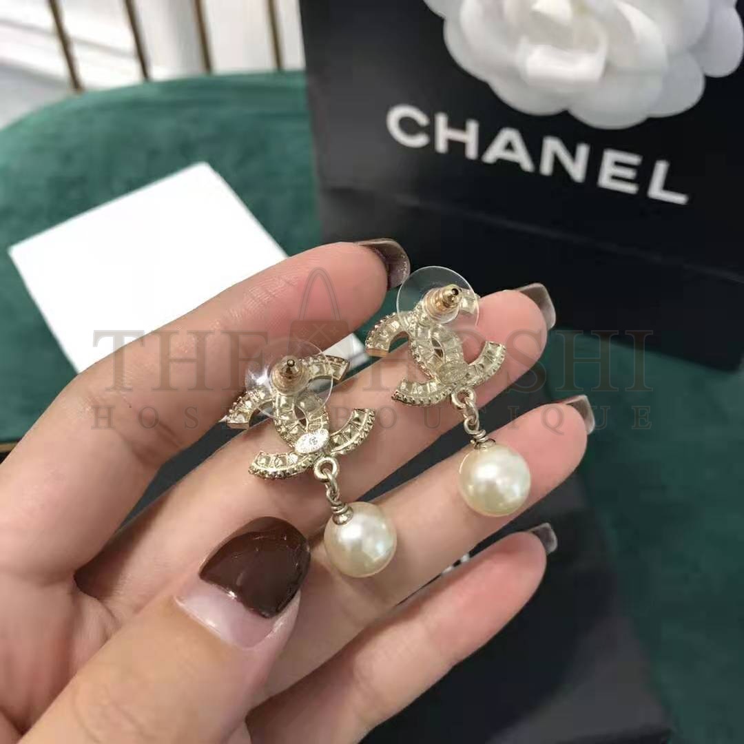 Ch**el Women Earrings in Metal Glass Pearls Resin & Diamantés-White Master Quality