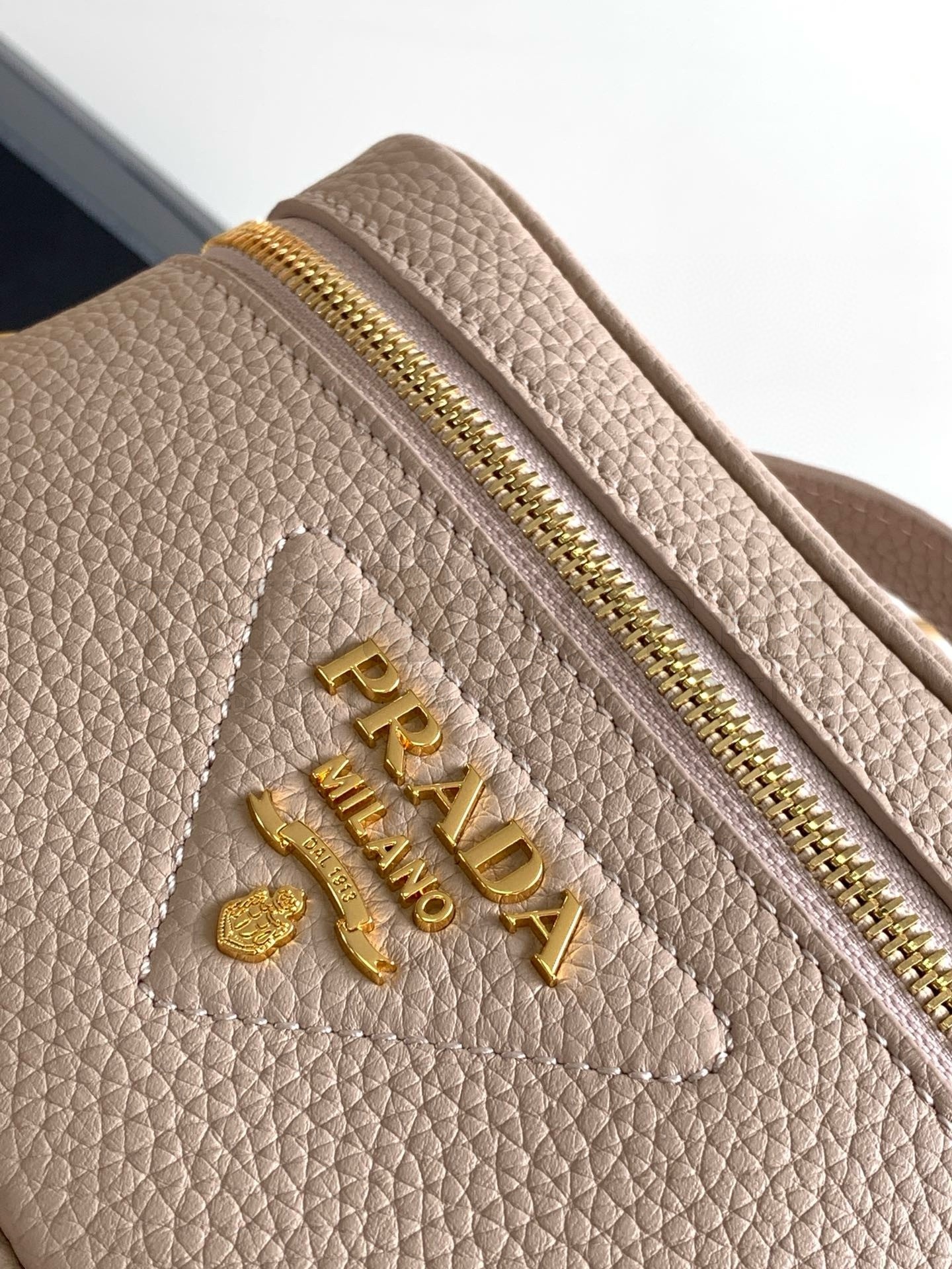 Pra*a Mini Vanity Bag in Light Pink Grained Leather Master Quality