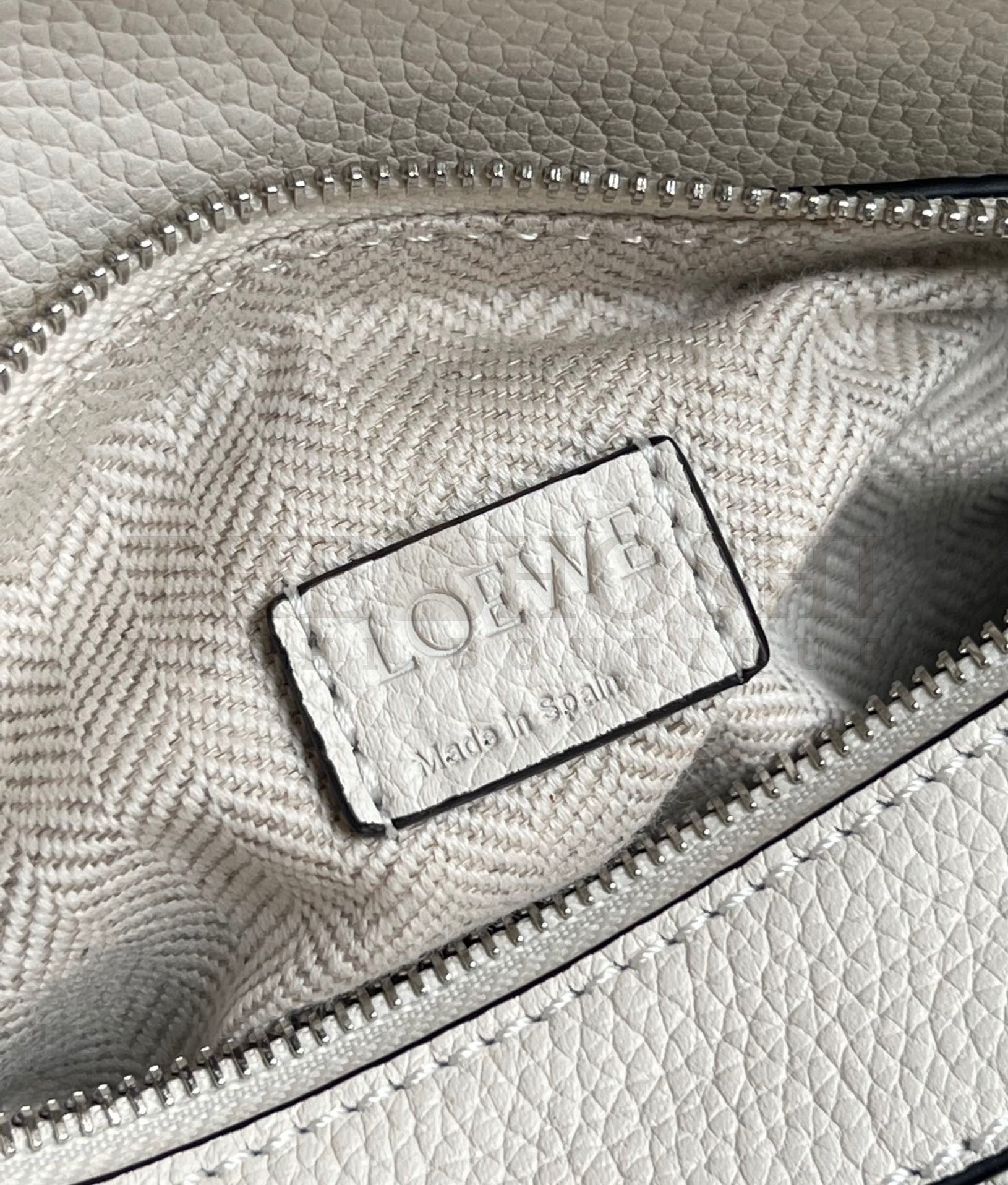 L0ew* Puzzle Mini Bag In White Grained Calfskin Master Quality