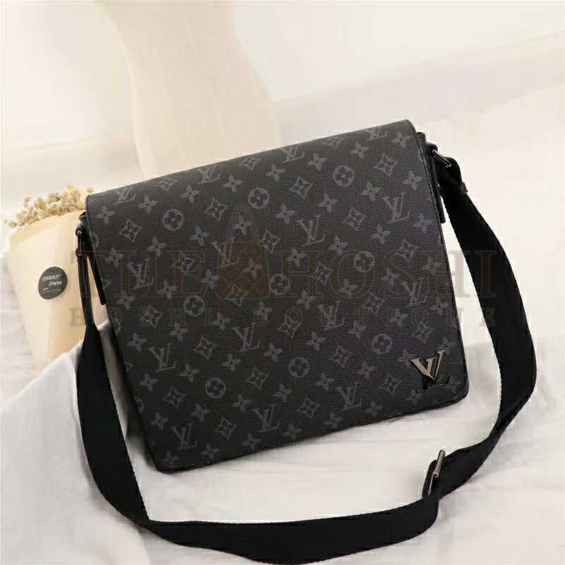 L0vis Vvtt0n LV Men District MM Bag in Monogramme Eclipse Canvas-Grey Master Quality