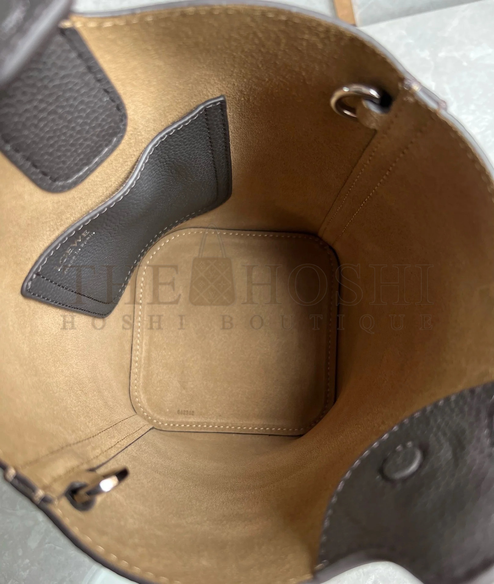 L0ew* Mini Pebble Bucket Bag in Black Grained Leather Master Quality