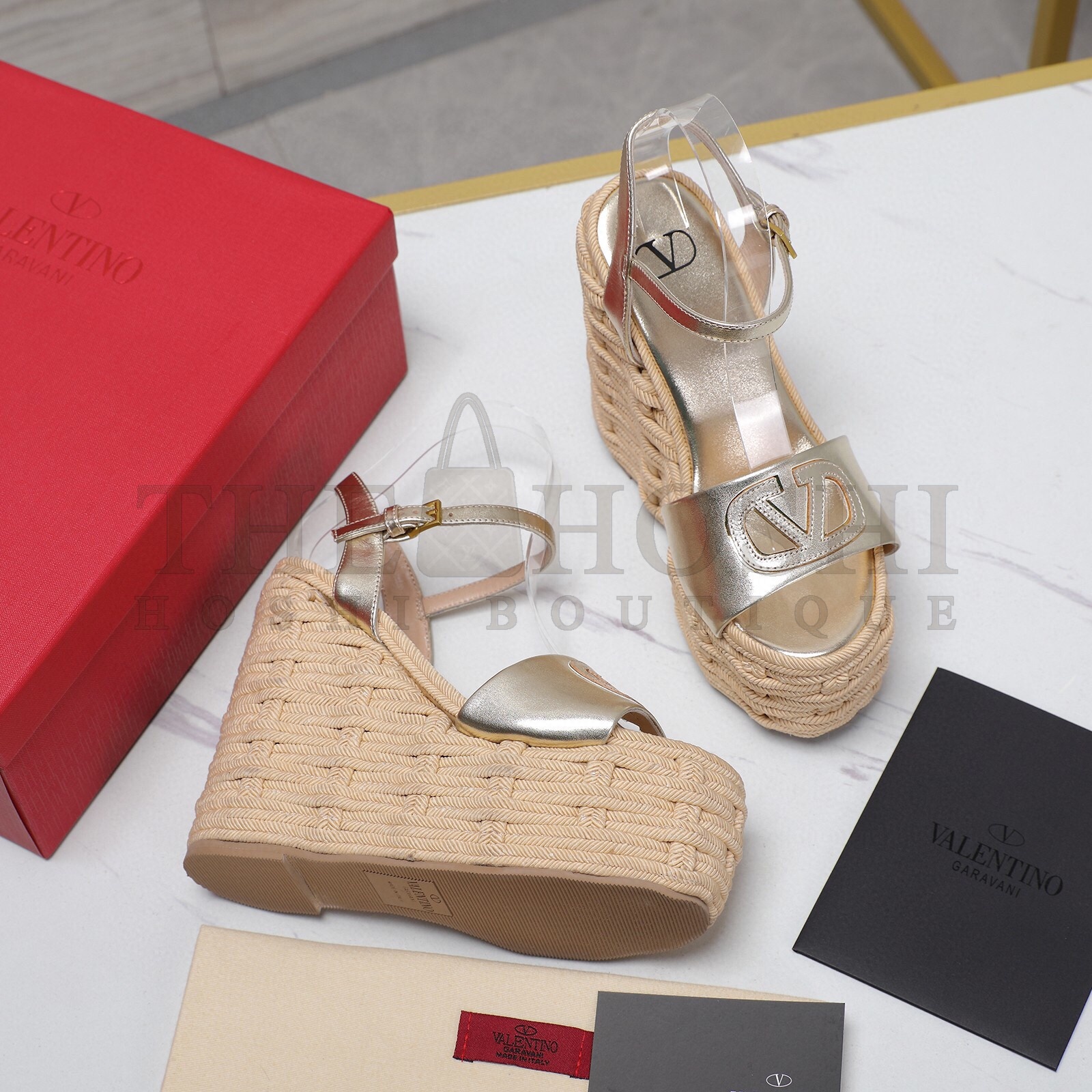 Va1e*ntin0 VLogo Cut-out Espadrille Wedge Sandals in Gold Metallic Leather Master Quality