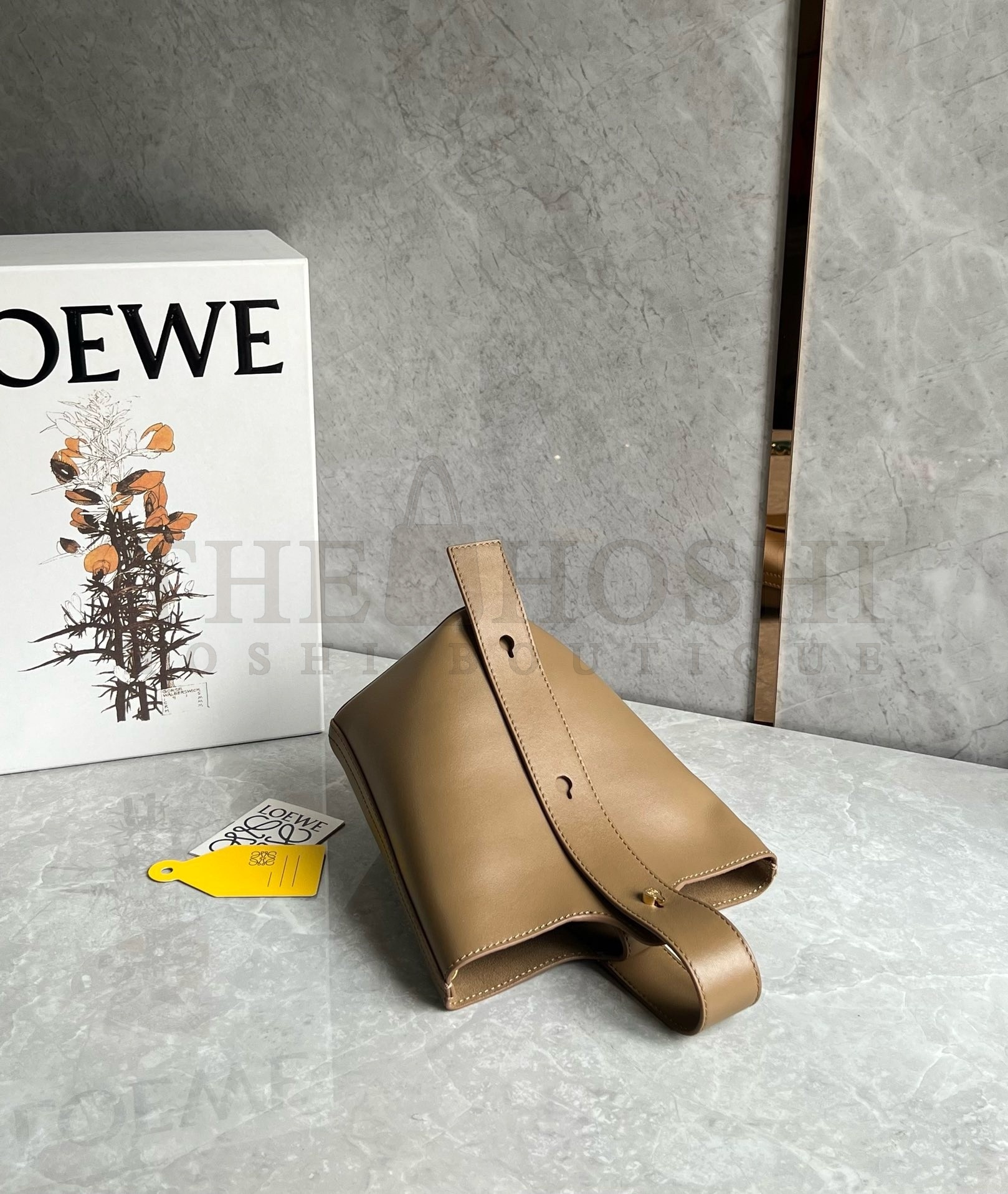 L0ew* Mini Pebble Bucket Bag in Oak Calfskin Master Quality