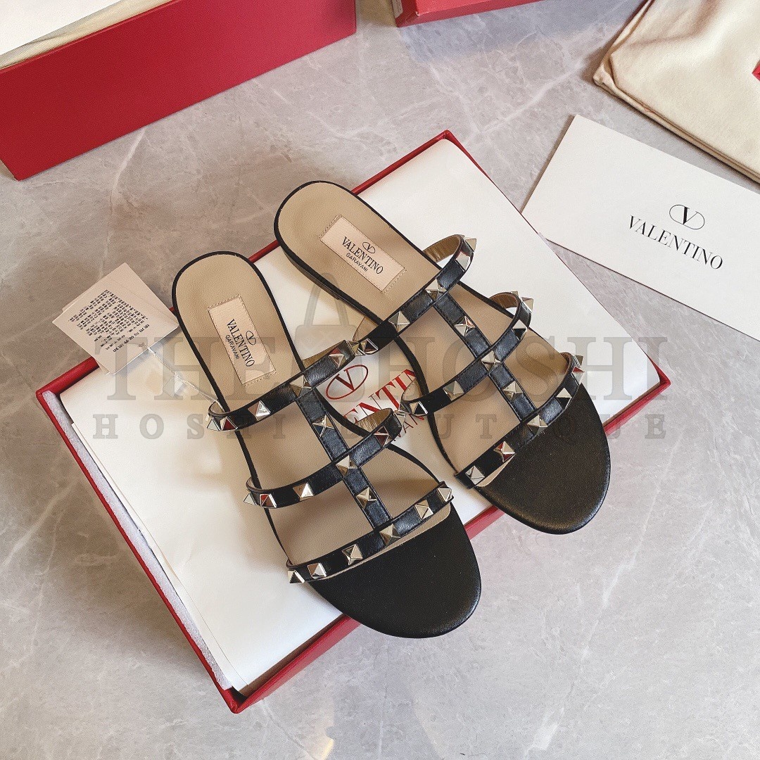 Va1e*ntin0 Garavani Rockstud Flat Sandals In Black Calfskin Master Quality