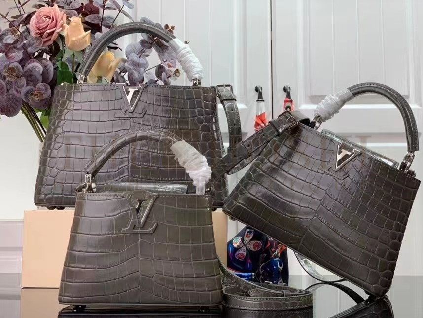 L0vis Vvtt0n LV Women Capucines MM Handbag Grey Crocodilien Brillant Savoir Faire Master Quality