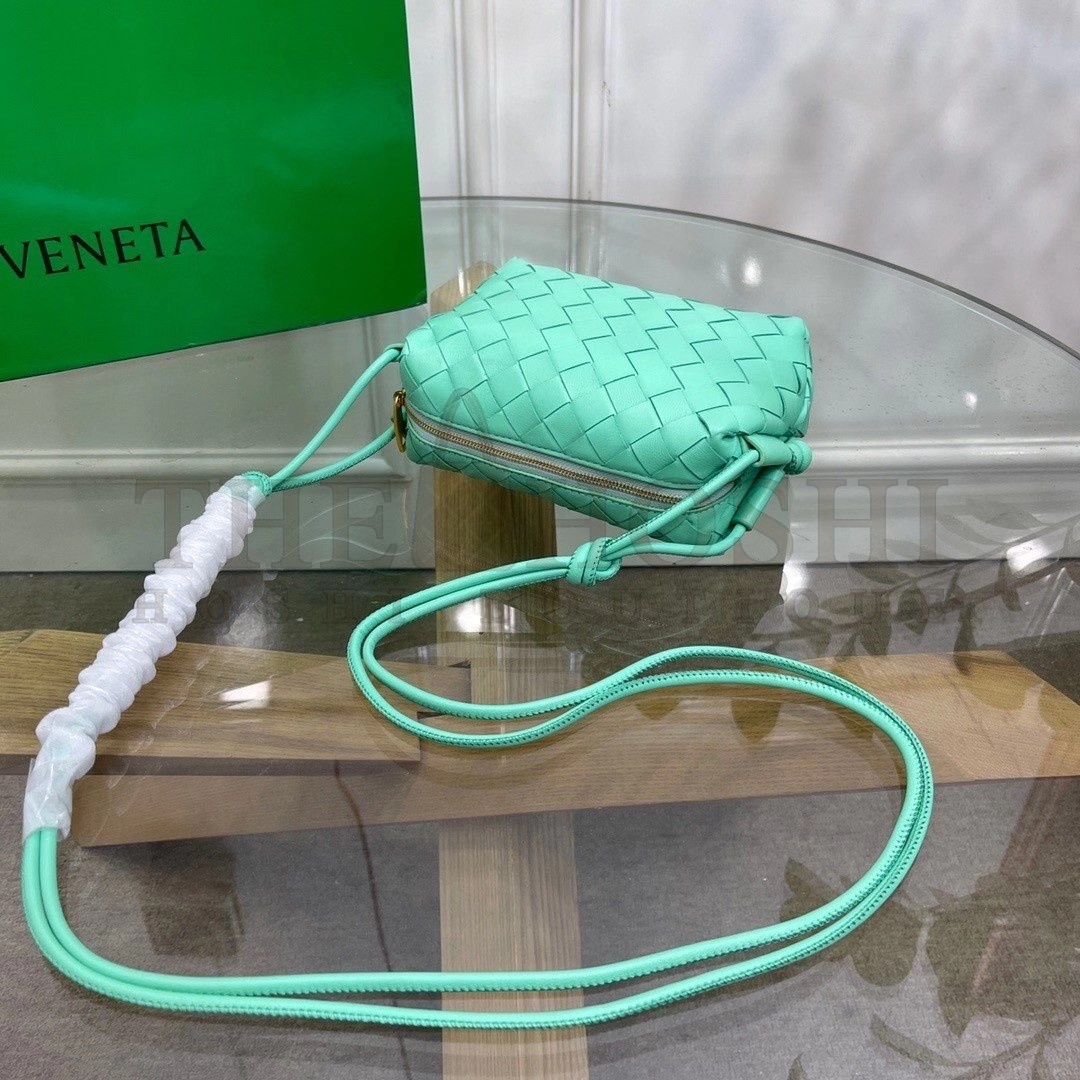 B0tt*ga Ven*ta Mini Loop Bag In Fountain Intrecciato Lambskin Master Quality