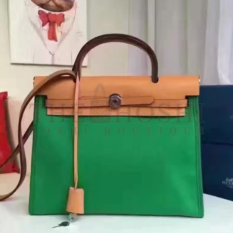 H**me5 Herbag Zip PM 31cm Bag In Green Canvas Master Quality
